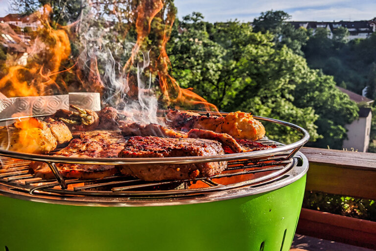barbecue au charbon de bois sans fumée
