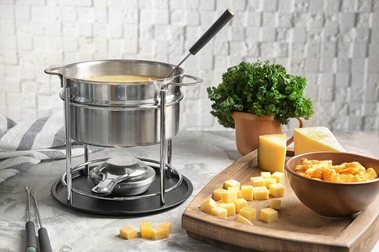 service à fondue au fromage