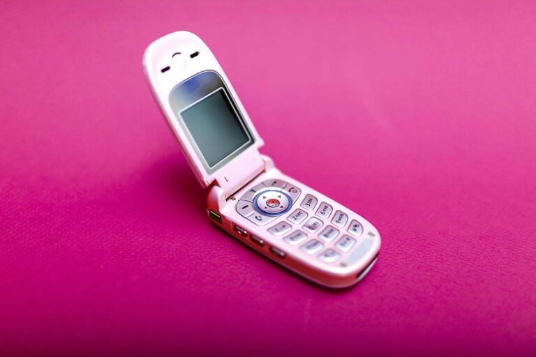 téléphone portable à clapet